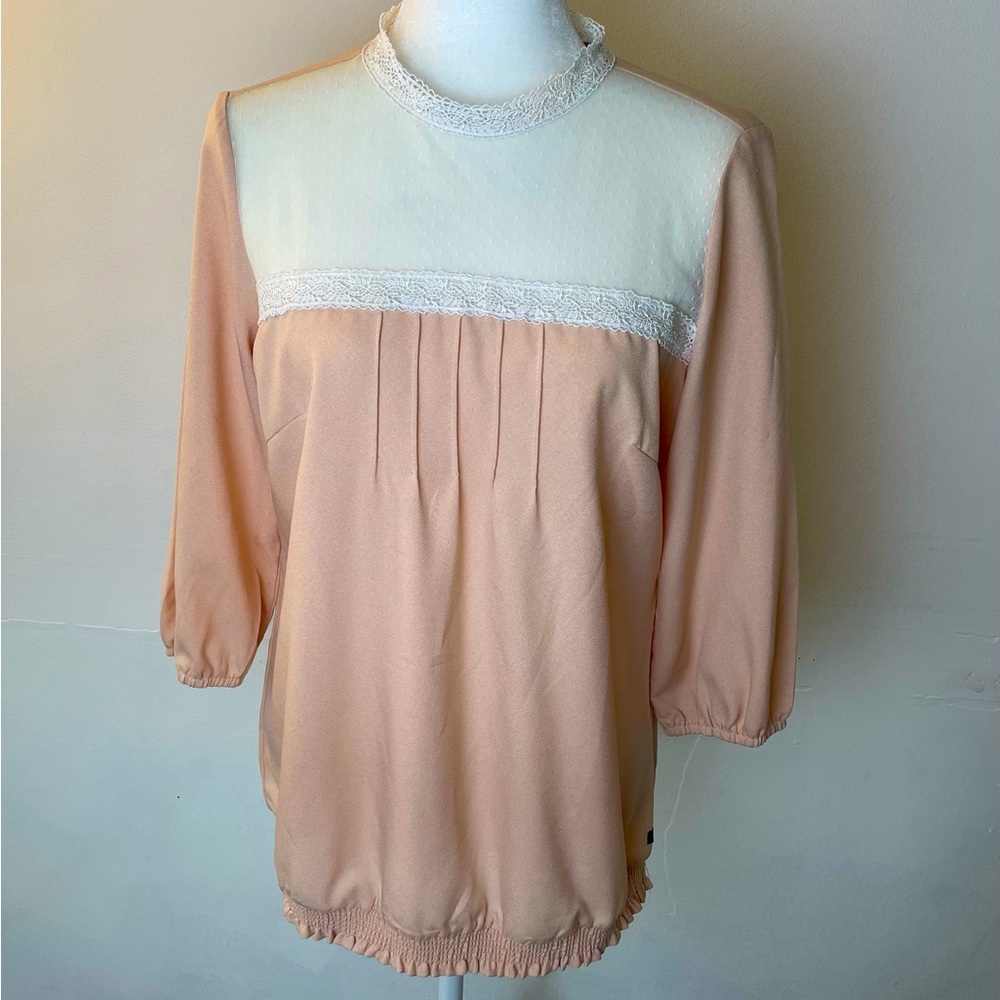 Kamiseta Sheer Lace Mock Neck Satin Nude Blouse 3/4 Sleeve Cuffed Size Large